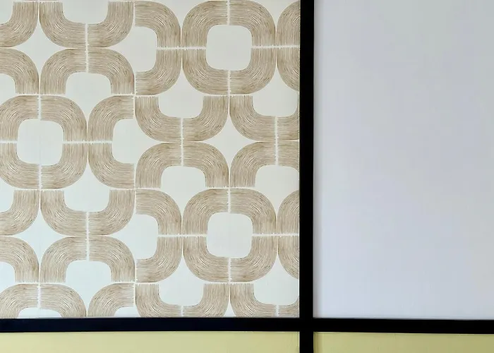 Canaryislandshost L Sol *