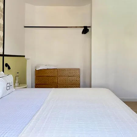 Canaryislandshost L Sol *