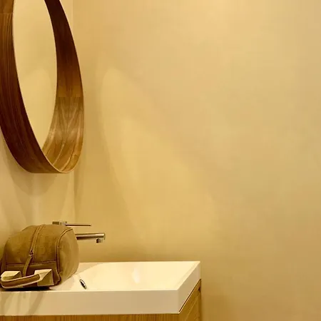 Canaryislandshost L Sol Daire *